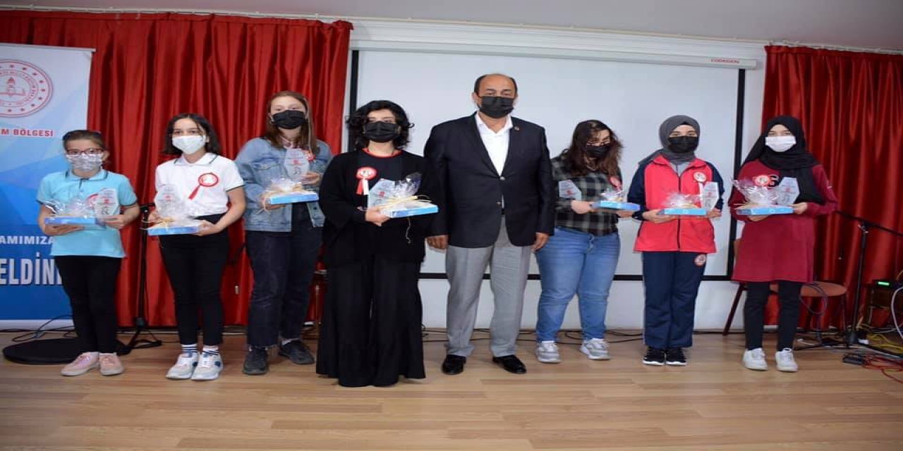 Yunus Emre Ve Türkçe Yılı Etkinliklerinde Ödüller Sahiplerini Buldu