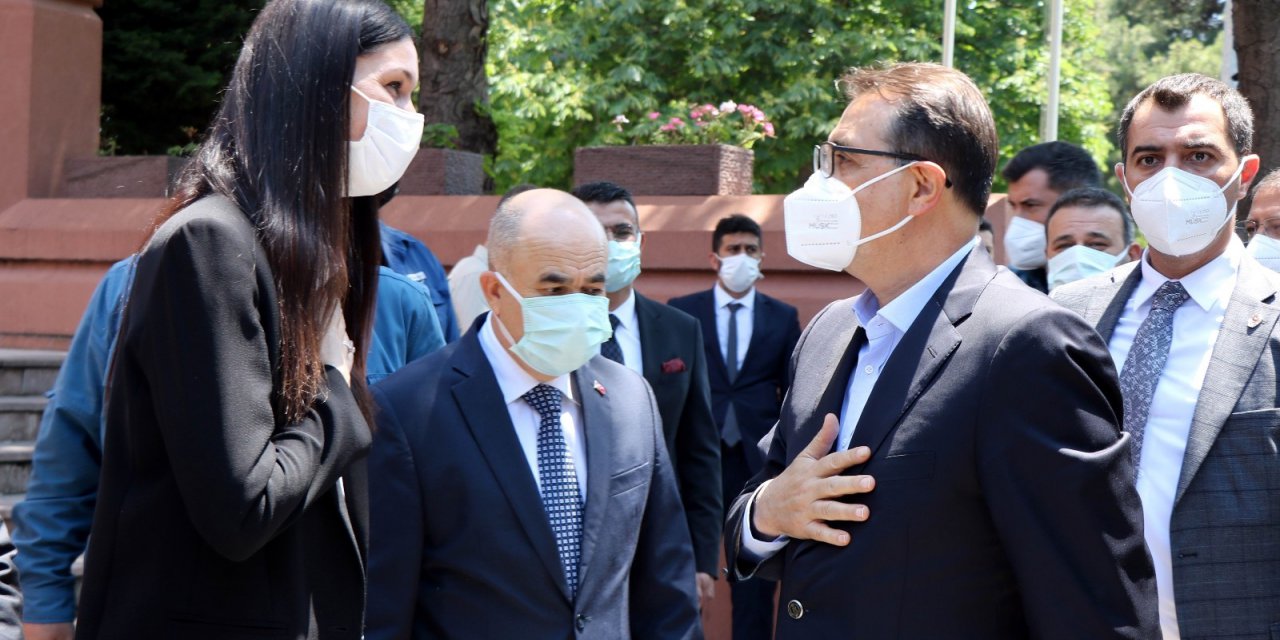Bakan Dönmez Samsun Temaslarına Başladı