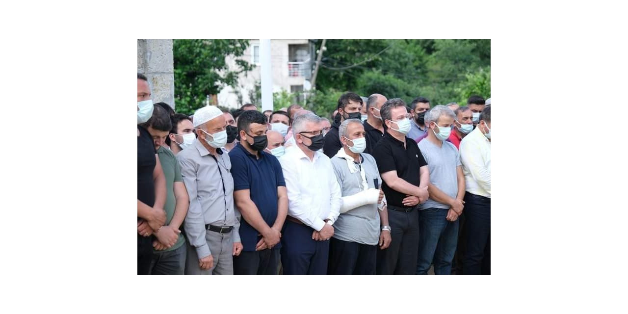 Anne Ve Oğlu Toprağa Verildi