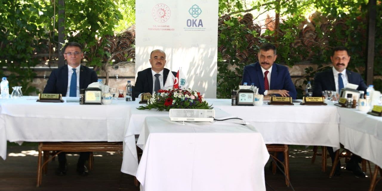 Valiler, 9 Ay Sonra İlk Defa Yüz Yüze Toplantı Yaptı