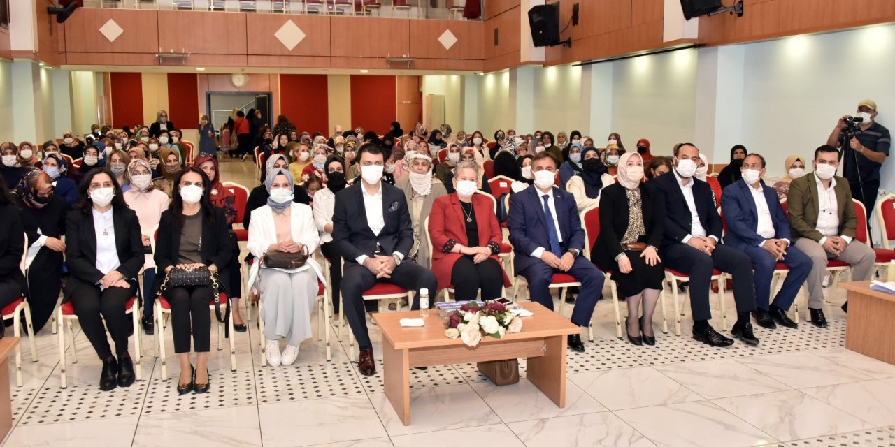 Gümüşhane’de “kadınlarla Büyük Türkiye Yolunda” Programı Düzenlendi