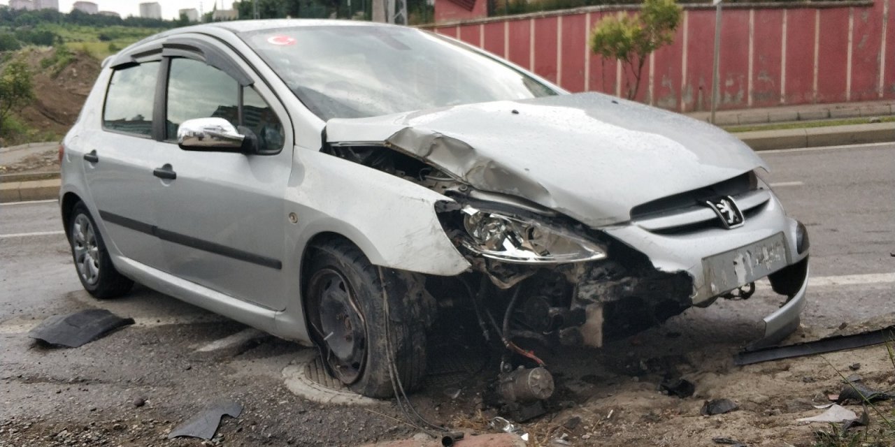 Samsun’da Otomobil Direğe Çarptı: 1 Yaralı
