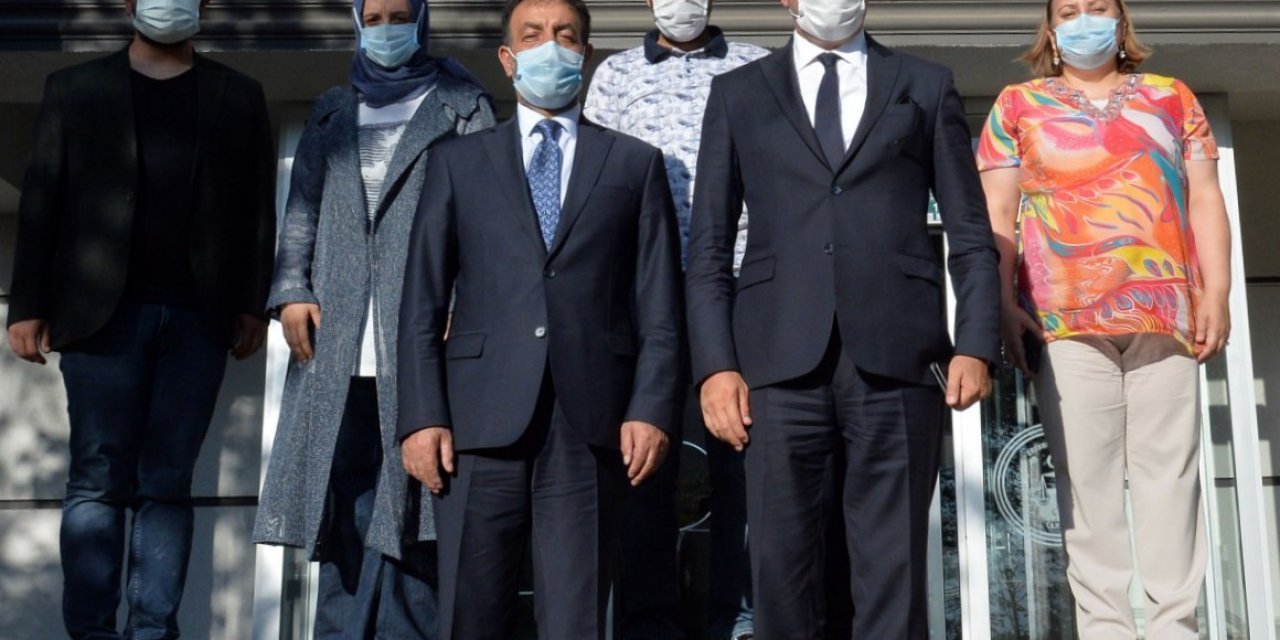 Vali Okay Memiş, Baro Başkanı Göğebakan’ı Tebrik Etti