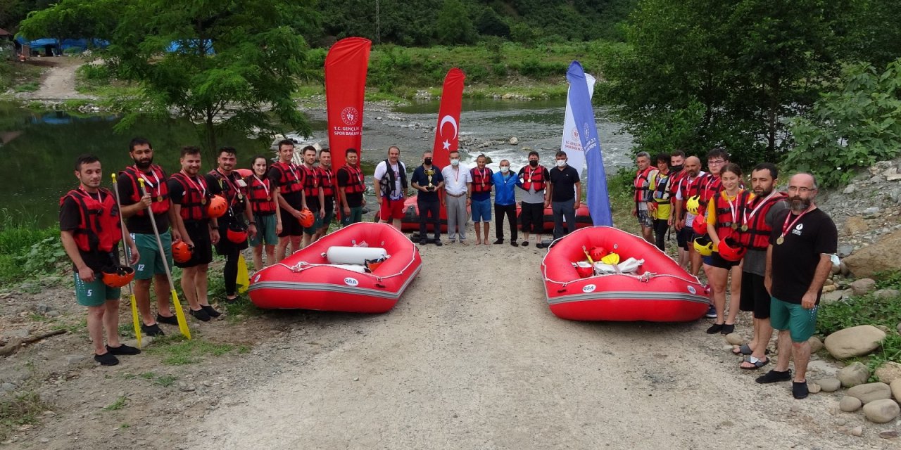15 Temmuz Şehitleri Anısına Rafting Yarışı