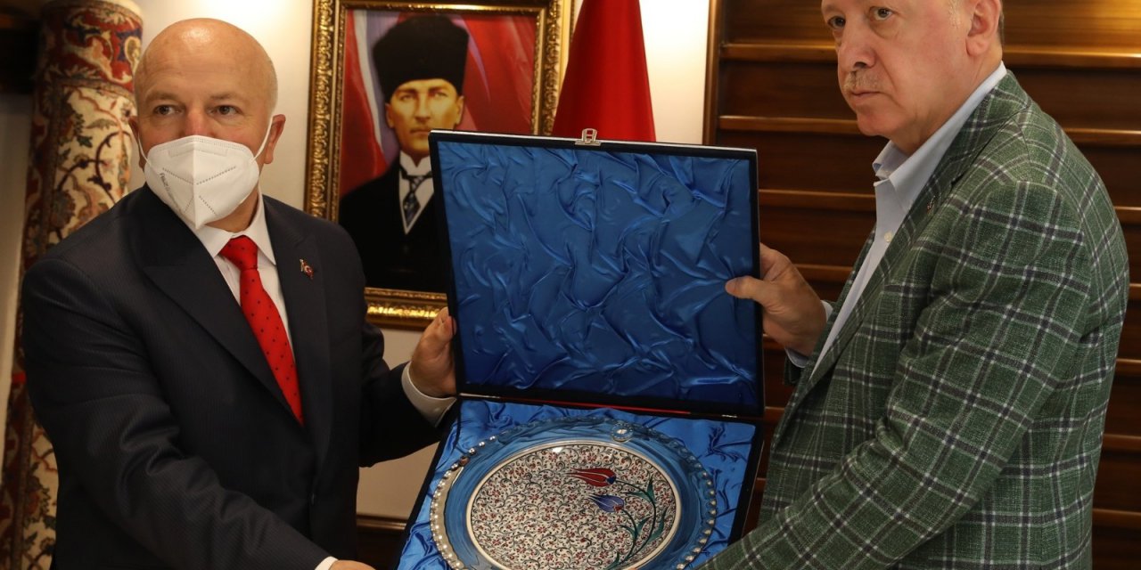 Cumhurbaşkanı Erdoğan Erzurum Büyükşehir Belediyesi’ni Ziyaret Etti