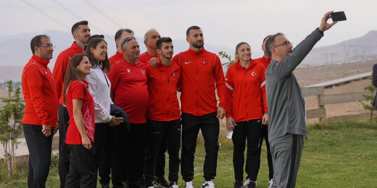 Kasapoğlu Dünyayı Erzurum’a Çağırdı