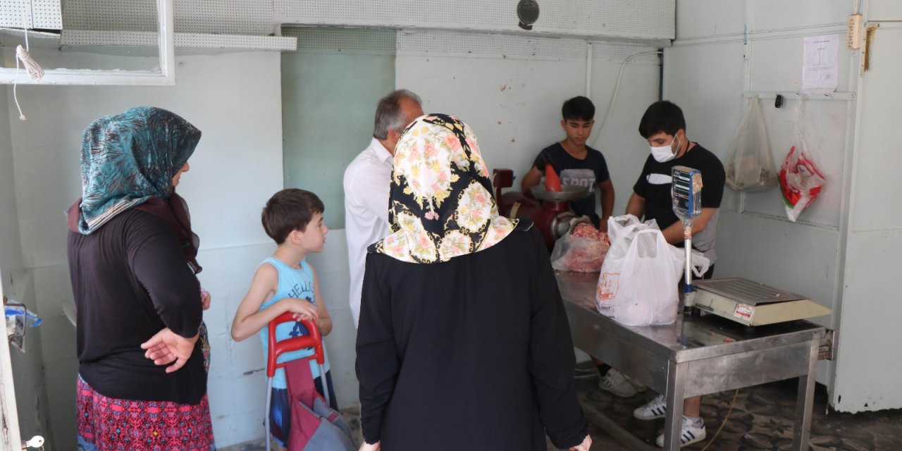 Kurbanlık Telaşı Yerini Kıyma Çektirme Telaşına Bıraktı