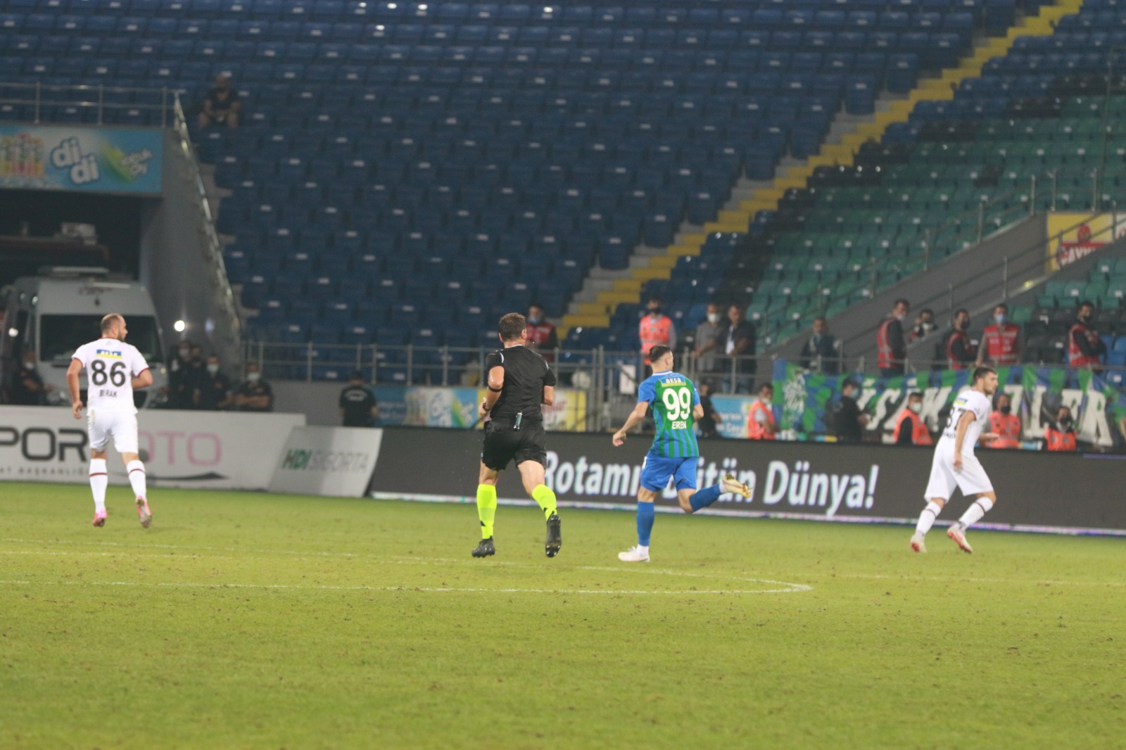 Ç.RİZESPOR İLK PUANINI FATİH KARAGÜMRÜKTEN ALDI