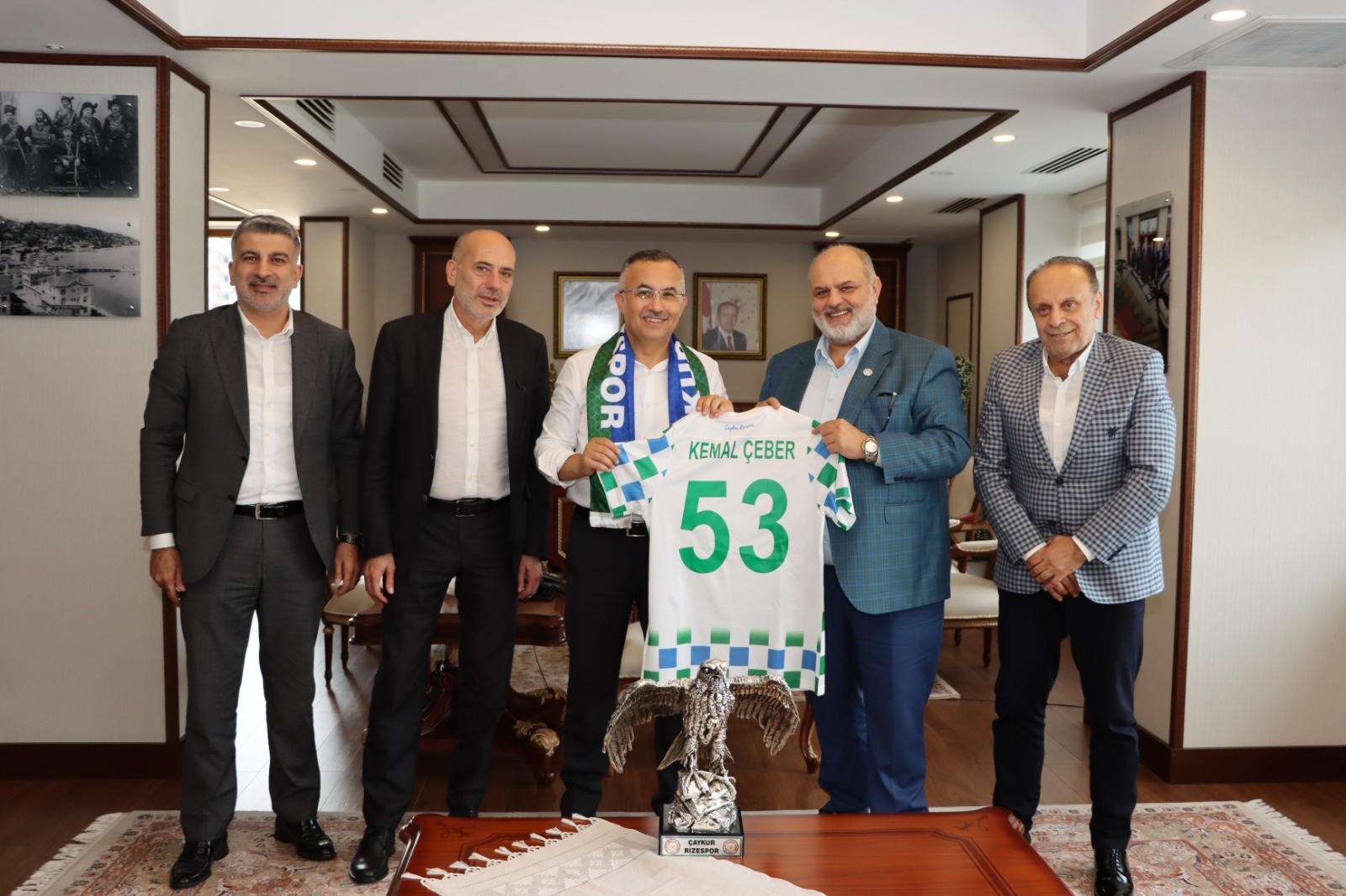 Çaykur Rizespor Yönetim Kurulu Başkanı Tahir Kıran'dan Vali Kemal Çeber'e Ziyaret
