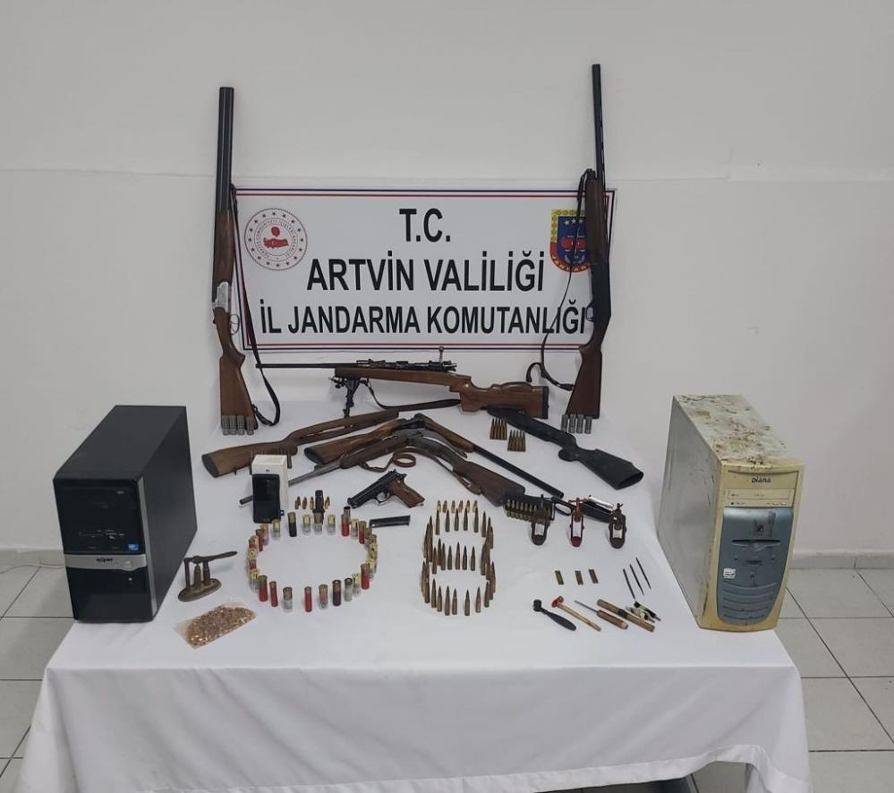 ARTVİN'DE OPERASYON , ÇOK SAYIDA SUÇ ALETİ YAKALANDI