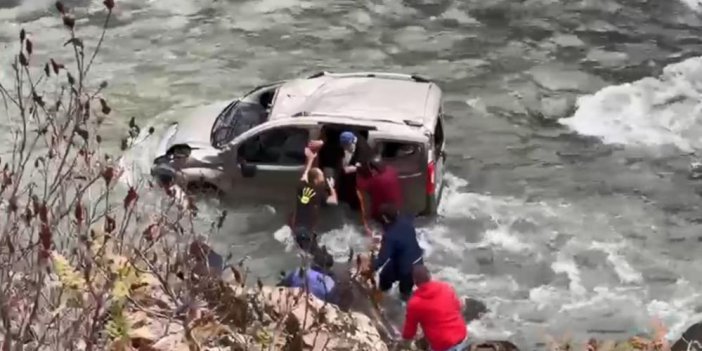 Artvin’de 82 yaşında adamın kullandığı otomobil dereye uçtu: 2 yaralı