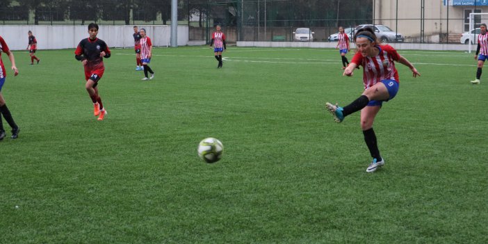 Rize'de Gençler Futbol Final Müsabakaları Başladı