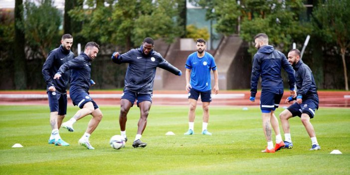 Trabzonspor'u 3-2 Yenen Çaykur Rizespor milli arayı Antalya'da geçirecek