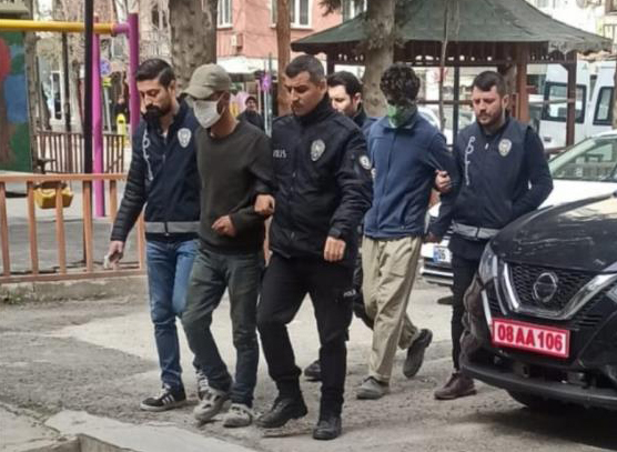 Yusufeli yeni yerleşim yerindeki kabloları çalan hırsızlar yakalandı