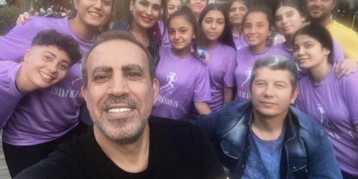 Haluk Levent'ten Tarladan şampiyonluk yaşayan futbolcu kızlarla