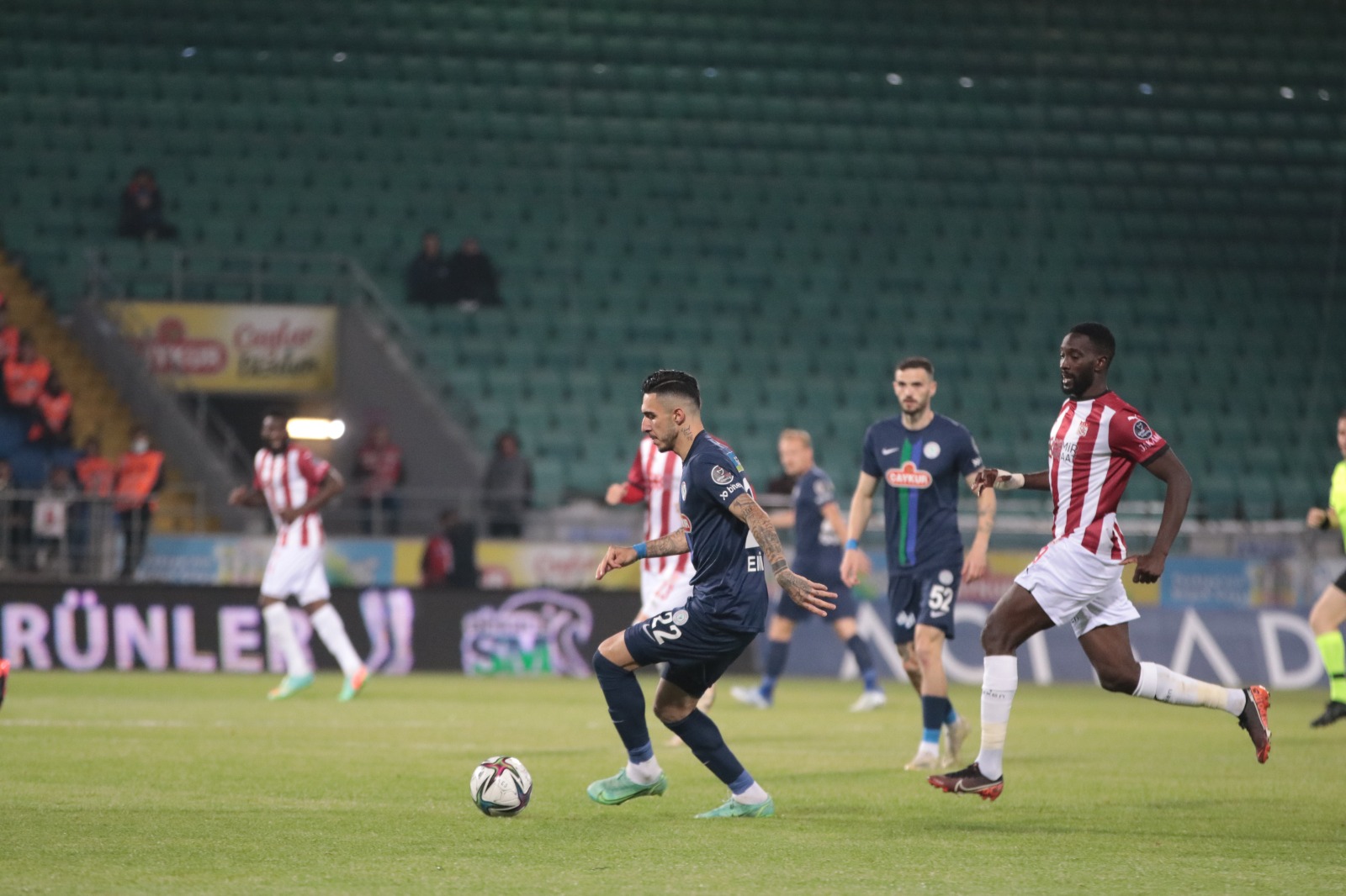 ÇAYKUR RİZESPOR EVİNDE SİVASSPOR'A 2 - 1 MAĞLUP OLDU