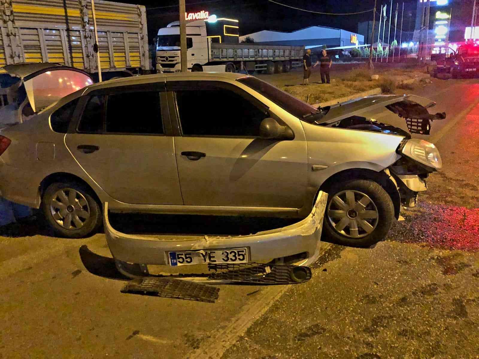 Sungurludan Köpeğe Çarpmamak İçin Manevra Yapan Otomobil Tır Parkına Daldı: 1 Yaralı