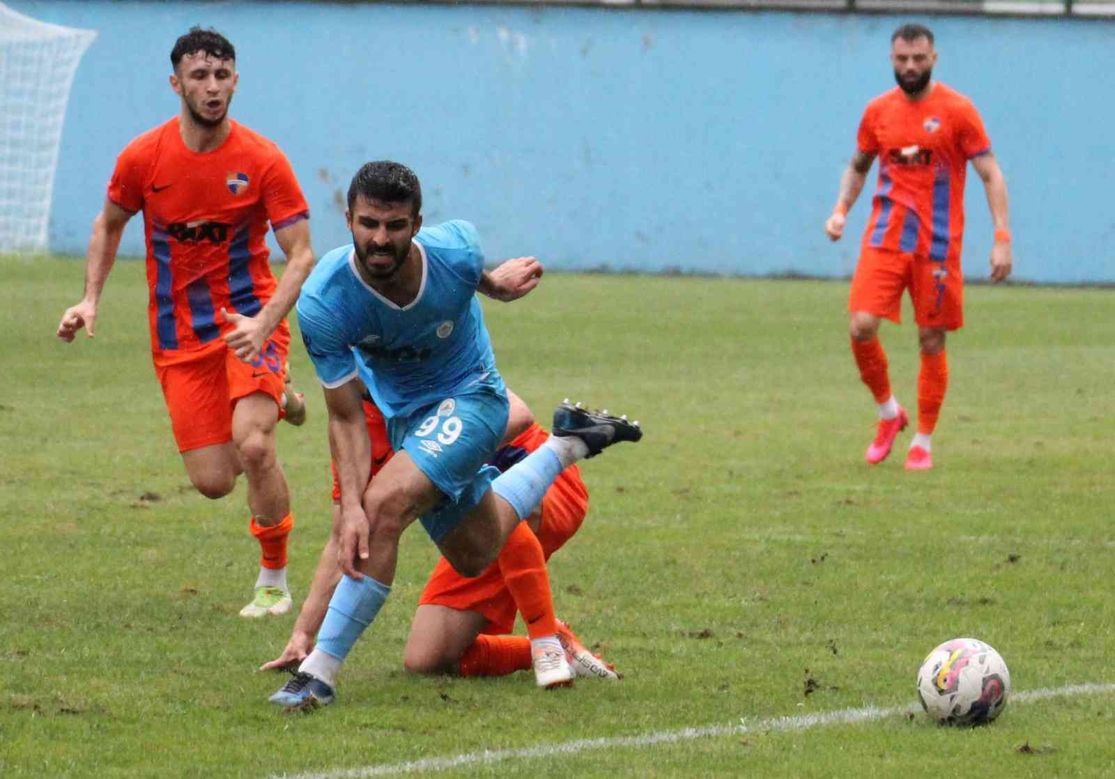 Pazasrspor Kendi evinde İskenderunspor'a 3 - 1 mağlup oldu