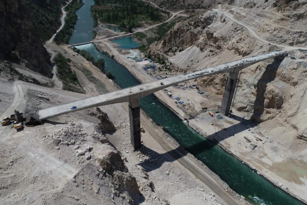 Türkiye'nin en yüksek barajından etkilenen köy yollarında Son Durum