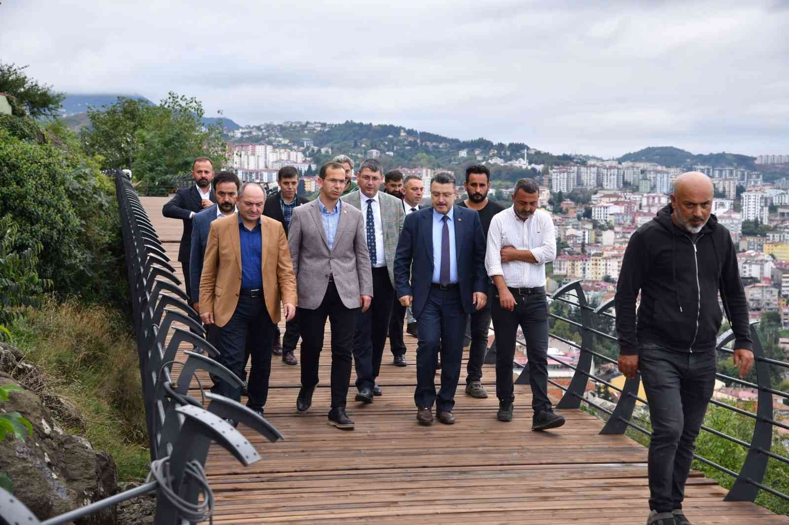 TRABZON ŞEHİR MERKEZİ SEYİR TERASINDAN SEYREDİLECEK , PROJENİN YÜZDE 70'Şİ BİTTİ