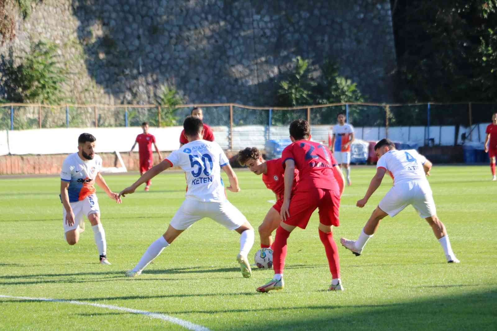TFF 2.LİG EKİPLERİNDEN ZONGULDAK KÖMÜRSPOR İSKENDERİNSPOR'U 2 - 1 MAĞLUP ETTİ