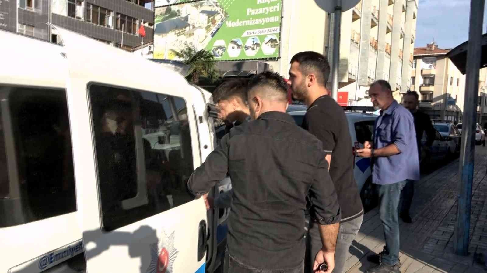 SAMSUN'UN BAFRA TİCARET BORSASI YÖNETİM KURULU ÜYESİ VE BAŞKAN ADAYI TARIK EROL, BİR ÇOCUK TARAFINDAN SİLAHLA YARALANDI