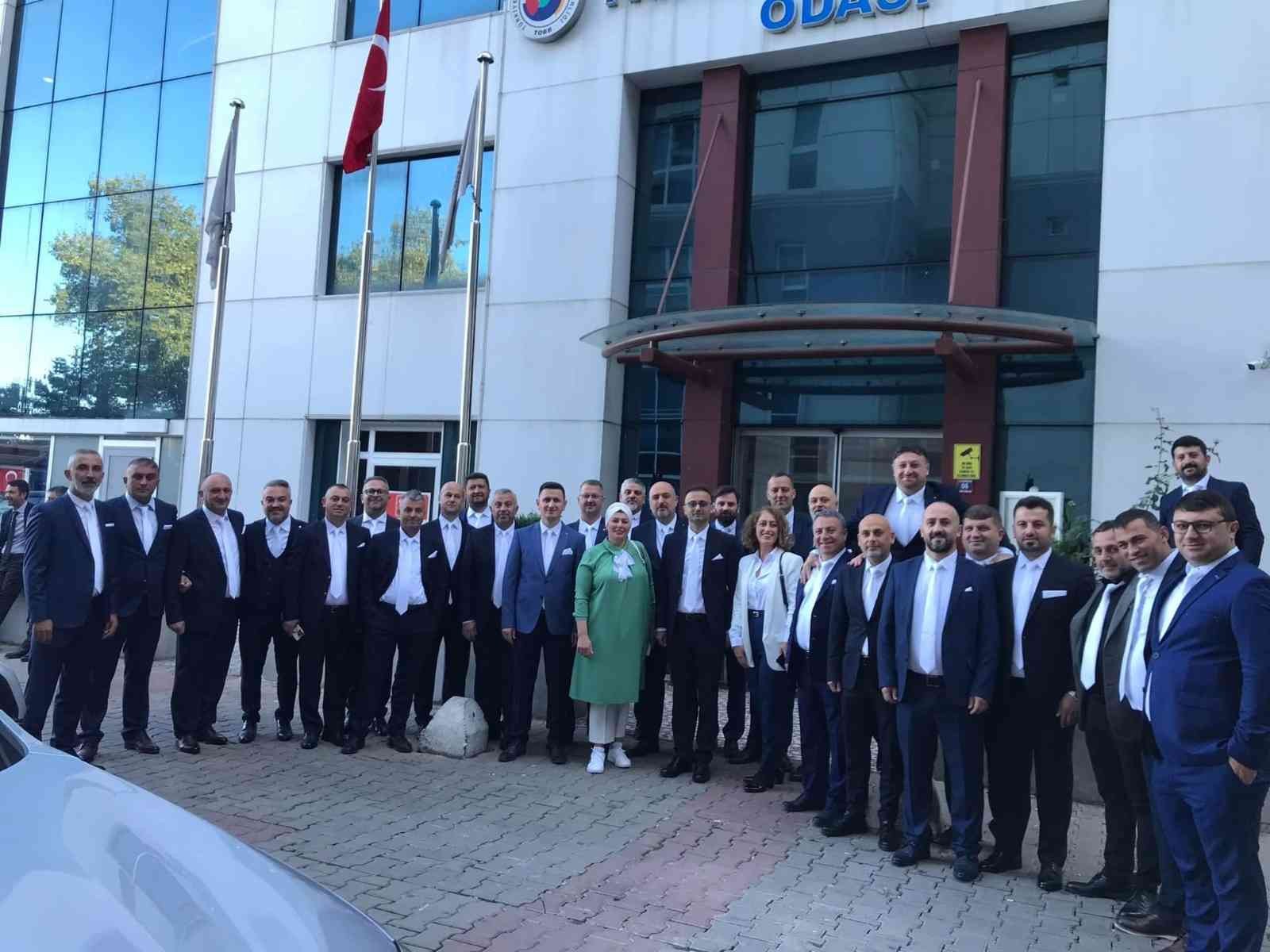 HOPA TİCARET VE SANAYİ ODASI SEÇİMLERİNDE BÜTÜN GRUPLARDA BİRİNCİ ÇIKAN OSMAN DEMİRCİOĞLU BAŞKAN SEÇİLDİ