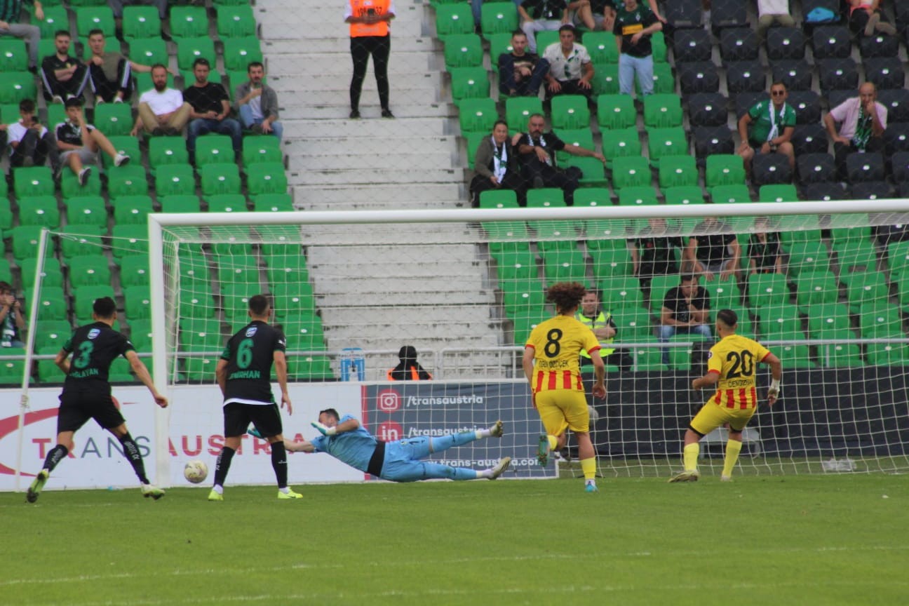 SPOR TOTO 1. LİG: SAKARYASPOR: 3 - YENİ MALATYASPOR: 1