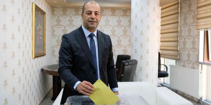 GÜMÜŞHANE BAROSU 27.OLAĞAN SEÇİMLİ GENEL KURULU'NDA AV. METİN ASLAN TEKRAR SEÇİLDİ
