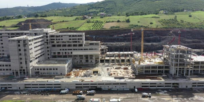 SAĞLIK BAKANLIĞI'NIN ÖZ KAYNAKLARIYLA YAPILAN 900 YATAKLI SAMSUN ŞEHİR HASTANESİ'NİN KABA İNŞAATININ YÜZDE 75'İ TAMAMLANDI