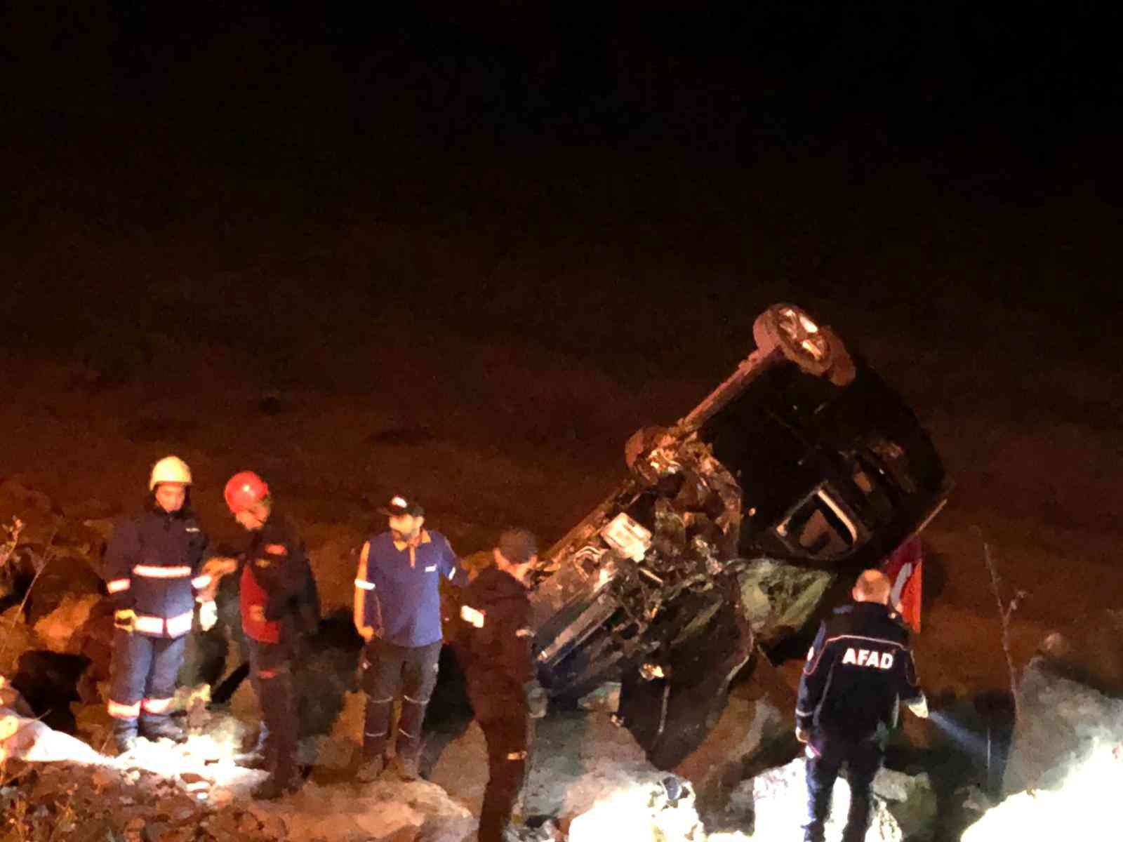 TRABZON’UN ARAKLI İLÇESİNDE TRAFİK KAZASI: 1 KİŞİ ÖLDÜ , 3 KİŞİ YARALANDI