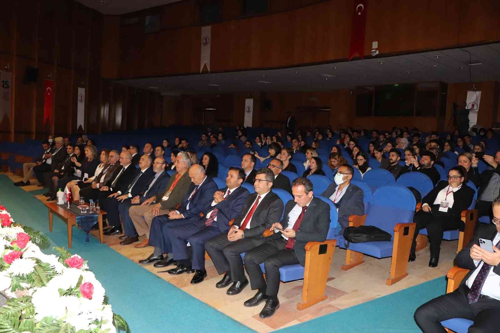 SAĞLIK YÖNETİMİ ALANINDA BİLİMSEL ÇALIŞMA KONGRESİ OLAN "5. ULUSLARARASI 15. ULUSAL SAĞLIK VE HASTANE İDARESİ KONGRESİ", ONDOKUZ MAYIS ÜNİVERSİTESİ (OMÜ) EV SAHİPLİĞİNDE BAŞLADI