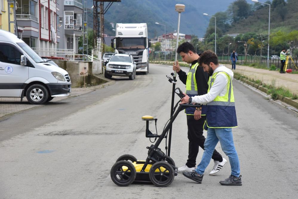 GİRESUN BELEDİYESİ, "JEORADAR SİSTEMİ" İLE ŞEHRİN ALTYAPISININ RÖNTGENİNİ ÇEKMEYE DEVAM EDİYOR
