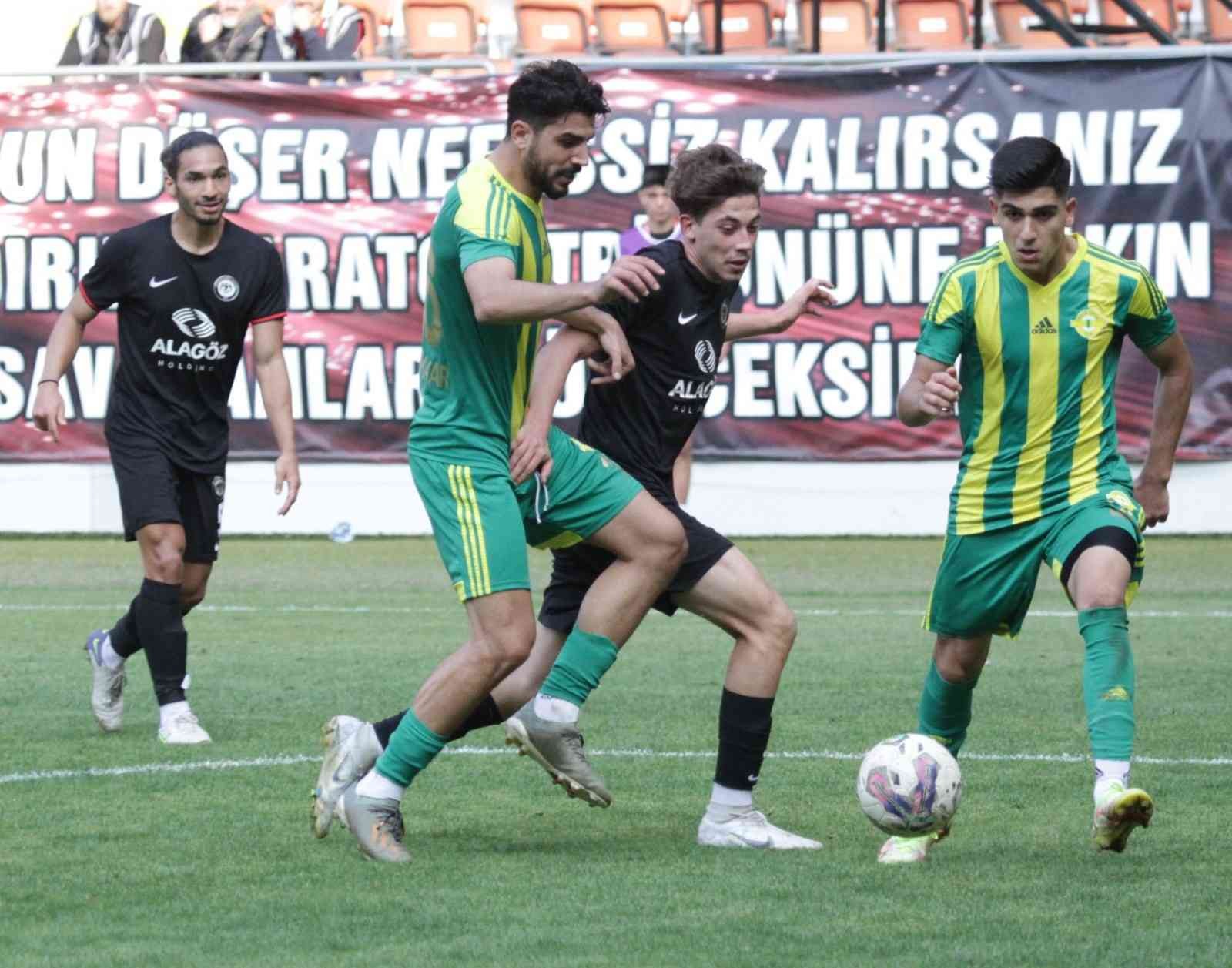 ZİRAAT TÜRKİYE KUPASI 3.ELEME TURU'NDA ÇORUM FK , ESENLER EROKSPOR'LA 1 - 1 BERABERE KALDI. ÇORUMSPOR PENALTILARDA 5 - 4 MAĞLUP OLDU