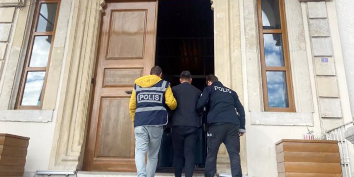 SİNOP'TA AYNI EVİ 14 VATANDAŞA KİRALAYARAK KOMİSYON ALDIĞI VE VATANDAŞLARI MAĞDUR ETTİĞİ İDDİA EDİLEN EMLAKÇI, ÇIKARILDIĞI MAHKEMECE ADLİ KONTROL ŞARTIYLA SERBEST BIRAKILDI