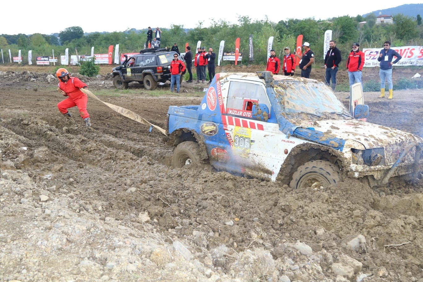 ORDU'NUN ÜNYE İLÇESİNDE YAPILAN "ULUSLARARASI KARADENİZ OFF-ROAD KUPASI" NEFES KESEN YARIŞLARA SAHNE OLDU