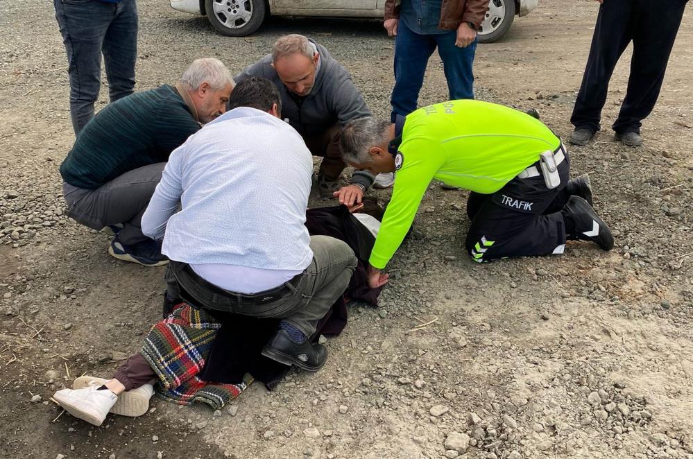 SAMSUN'DA ARACIN İÇİNDE EPİLEPSİ NÖBETİ GEÇİRİP NEFES ALAMAYAN 15 YAŞINDAKİ KIZIN YARDIMINA KOŞAN TRAFİK POLİSİ, YAPTIĞI İLK YARDIMLA ÇOCUĞU ÖLÜMDEN KURTARDI