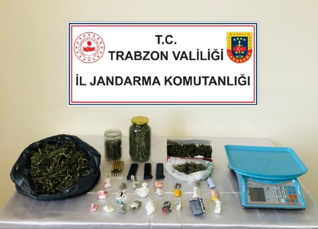 TRABZON'UN OF İLÇESİNDE DÜZENLENEN UYUŞTURUCU OPERASYONUNDA BİR KİŞİ GÖZALTINA ALINDI