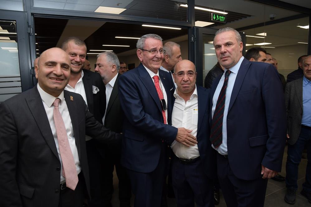 SAMSUN TİCARET VE SANAYİ ODASI SEÇİMLERİNDE TEK LİSTEYLE GİREN MEVCUT YÖNETİM KURULU BAŞKANI SALİH ZEKİ MURZİOĞLU VE MECLİS BAŞKANI HALUK AKYÜZ, 40 MESLEK KOMİTESİNDEN DE 39'UNU ALMAYI BAŞARDI