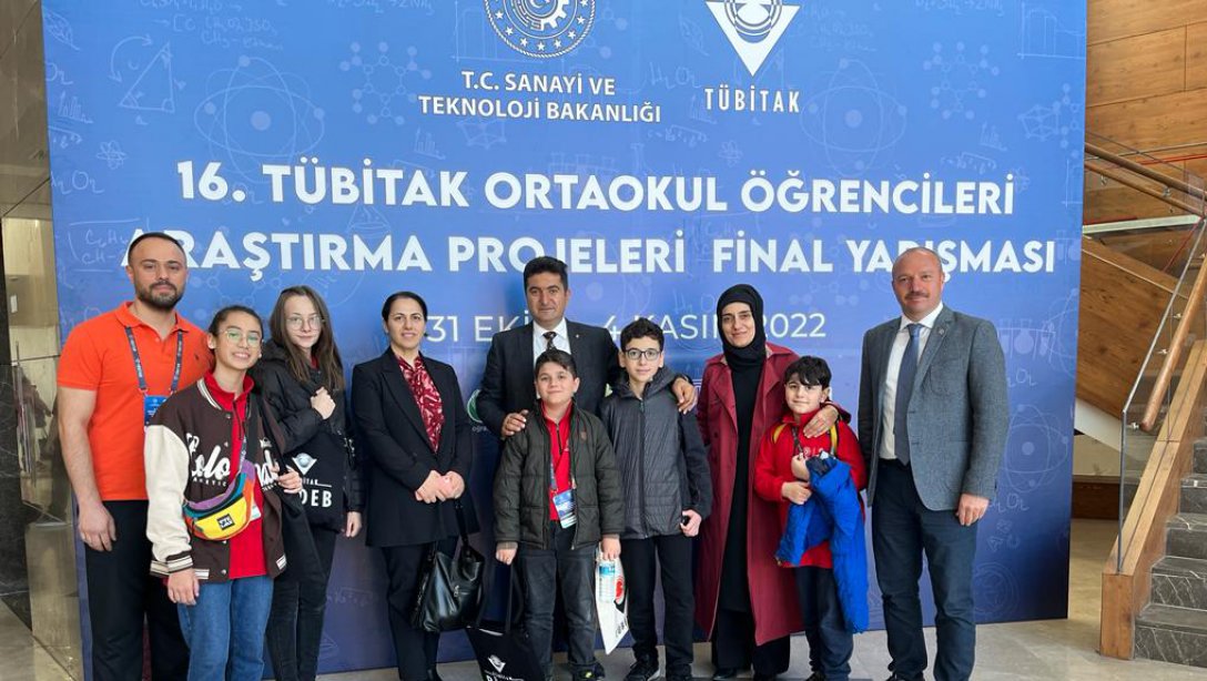 TÜRKİYE GENELİNDE TOPLAMDA 31001 PROJENİN YARIŞTIĞI TÜBİTAK 2204-B ORTAOKUL ÖĞRENCİLERİ ARAŞTIRMA PROJELERİ YARIŞMASINDA FATMA NURİ ERKAN BİLİM VE SANAT MERKEZİ ÖĞRENCİLERİ BİR BİRİNCİLİK 2'DE ÜÇÜNCÜLÜK KAZANDI