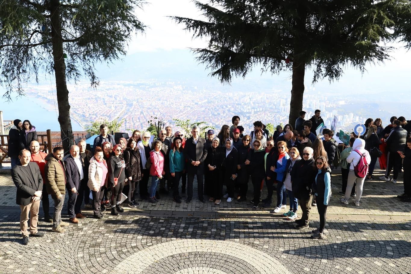 ORDU'NUN ALTINORDU İLÇESİNDE "2022 DÜNYA FİZİKSEL AKTİVİTE YILI ETKİNLİKLERİ" KAPSAMINDA SAĞLIKLI YAŞAM YÜRÜYÜŞÜ DÜZENLENDİ
