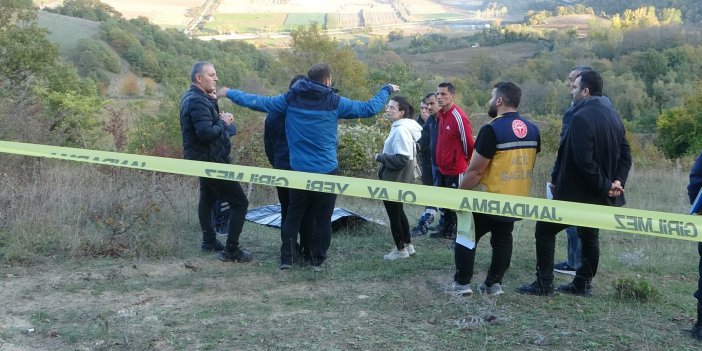 SAMSUN'UN BAFRA İLÇESİNDE EĞİTİM UÇUŞU YAPAN YAMAÇ PATAŞÜTÇÜLERİNE ASİSTANLIK YAPAN ERDİNÇ ERTUĞRUL ASILI KALDIĞI PARAŞÜTTEN DÜŞEREK HAYATINI KAYBETTİ