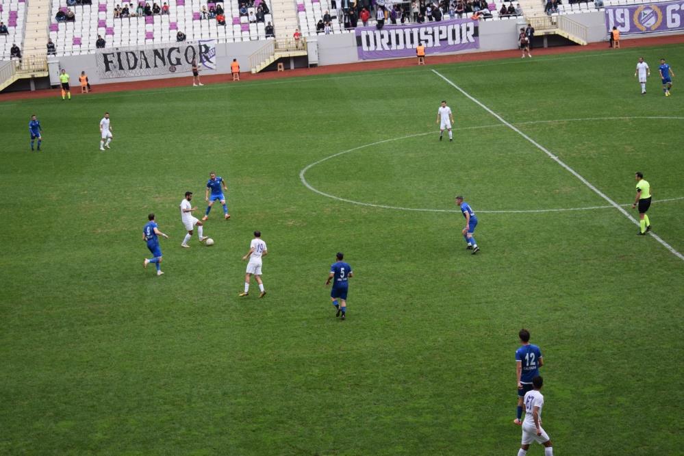 TFF 3. LİG 2. GRUPTA MÜCADELE EDEN ORDUSPOR 1967, SAHASINDA KONUK ETTİĞİ ERGENE VELİMEŞESPOR'U 4-0 MAĞLUP ETTİ