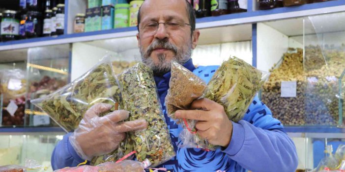 KIŞ AYLARININ VAZGEÇİLMEZİ OLAN IHLAMUR TÜKETİCİNİN CEBİNİ YAKMASINA RAĞMEN SAĞLIK İÇİN TERCİH EDİLMEYE DEVAM EDİLİYOR.GEÇEN SENE IHLAMUR ÇİÇEĞİNİN KİLOGRAM FİYATI 500 TL İKEN BU YIL 600 TL'YE KADAR YÜKSELDİ