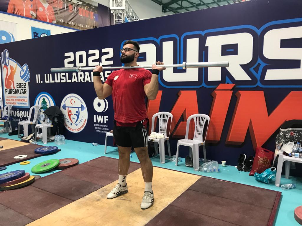 2.ULUSLARARASI NAİM SÜLEYMANOĞLU HALTER TURNUVASI'NDA Ç.RİZESPOR HALTER TAKIMI SPORCUSU ONUR DEMİRCİ ŞAMPİYON OLDU