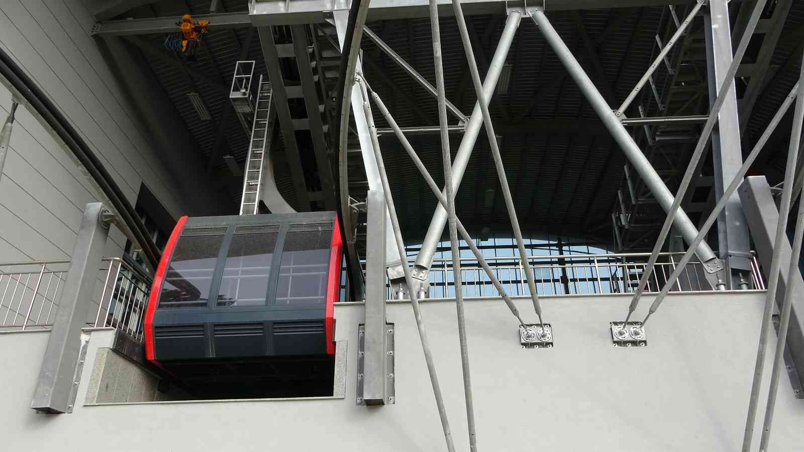 TRABZON'UN BEŞİKDÜZÜ İLÇESİNDEKİ 100 MİLYON TL HARCANARAK YAKLAŞIK 4 YIL ÖNCE HİZMETE AÇILAN KARADENİZ'İN EN UZUN TELEFERİĞİ ARADAN GEÇEN ZAMAN İÇERİSİNDE FAAL DURUMDA OLMAYINCA ADETA ÇÜRÜMEYE TERK EDİLDİ