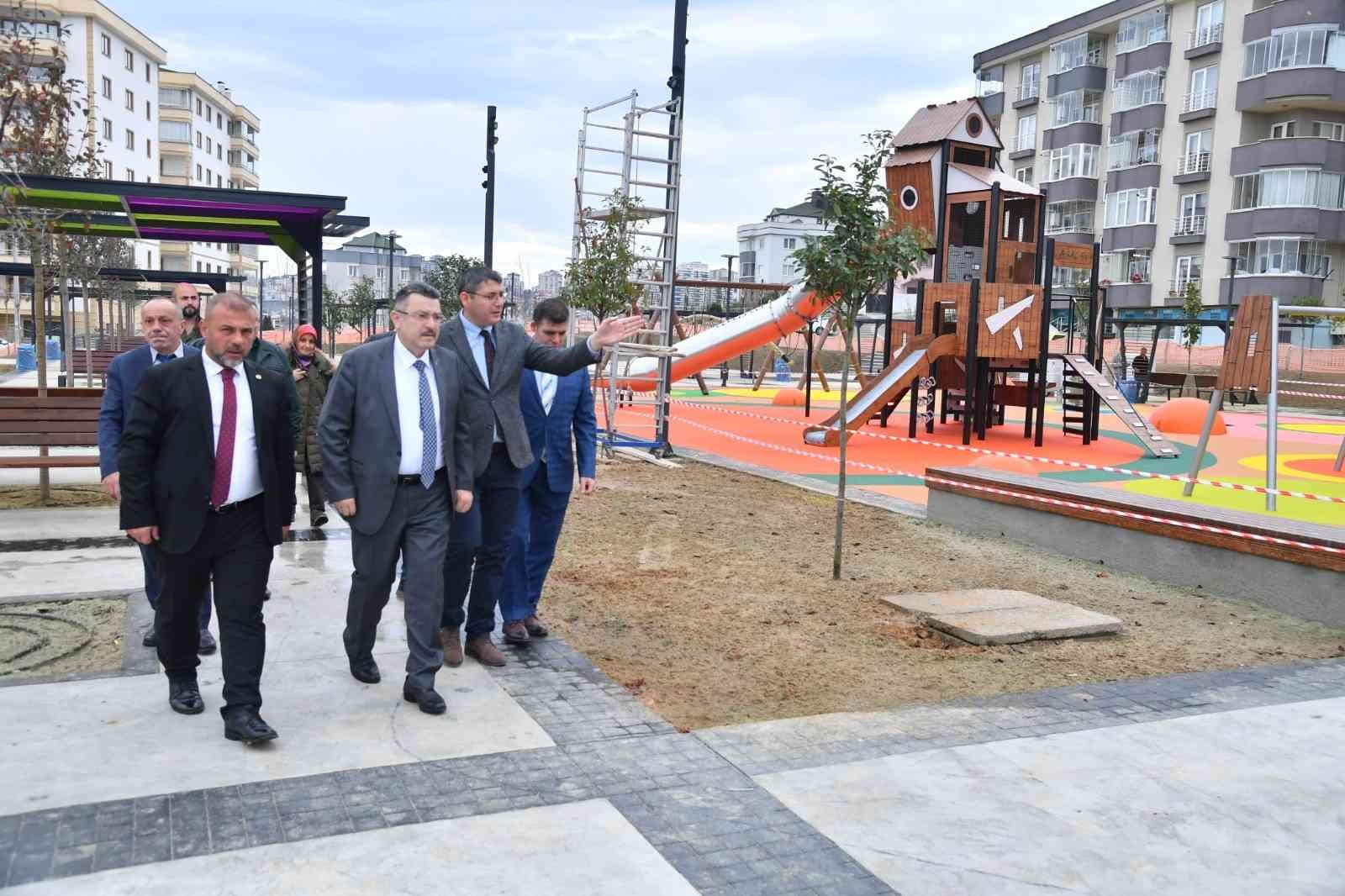 TRABZON'UN ORTAHİSAR BELEDİYESİ COVİD-19 PANDEMİ SÜRECİNDE FEDAKÂRLIKLARIYLA BİRÇOK HAYAT KURTARAN SAĞLIK ÇALIŞANLARI İÇİN 3 NOLU ERDOĞDU MAHALLESİ'NDE YAPIMI TAMAMLANAN SAĞLIKÇILAR PARKI'NI HİZMETE AÇIYOR