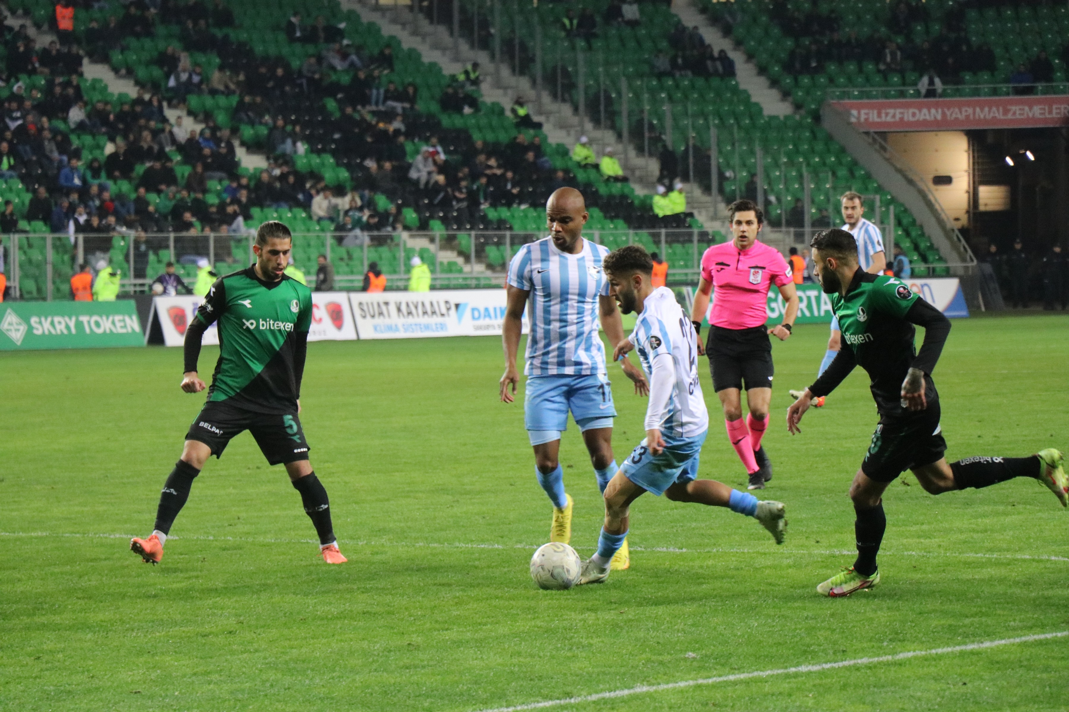 SPOR TOTO 1. LİG'İN 16. HAFTASINDA SAKARYASPOR, KONUK ETTİĞİ BB ERZURUMSPOR'U 2 - 0 MAĞLUP ETTİ