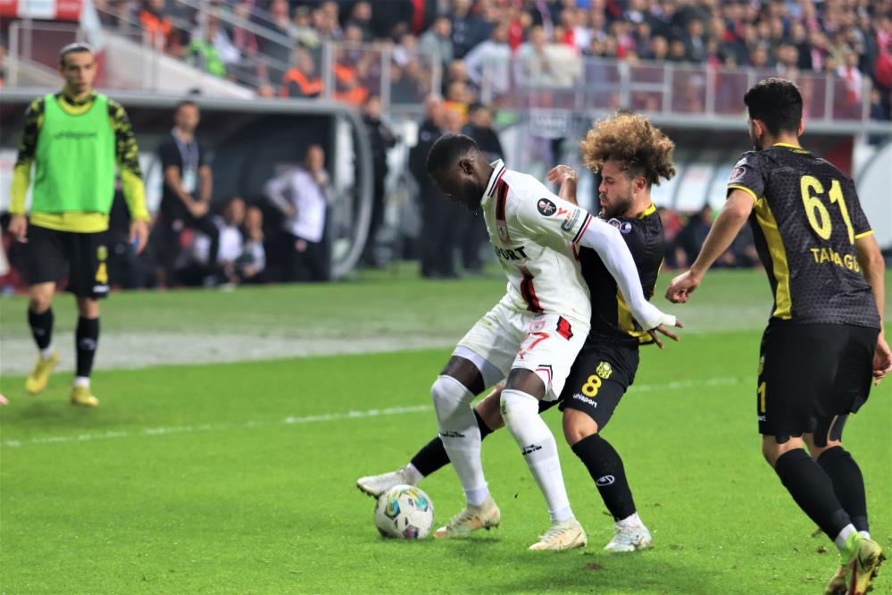 SPOR TOTO 1. LİG'İN 17. HAFTA MÜCADELESİNDE SAMSUNSPOR SAHASINDA KARŞILAŞTIĞI YENİ MALATYASPOR İLE 1-1 BERABERE KALDI