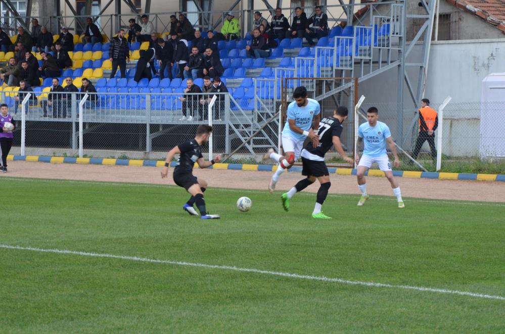 TFF 3. LİG 3. GRUP MAÇINDA FATSA BELEDİYESPOR, KONUK ETTİĞİ EFELER 09 SPOR FUTBOL KULÜBÜ İLE 1-1 BERABERE KALDI